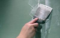 Как шпаклевать стены для обоев: советы по самостоятельной отделке стен