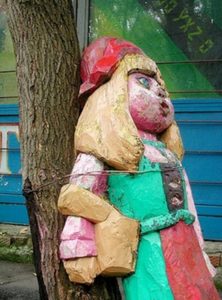 Ploshadka krasnaya shapochka.jpg