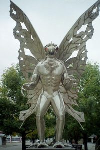 Mothman statue 2005.jpg